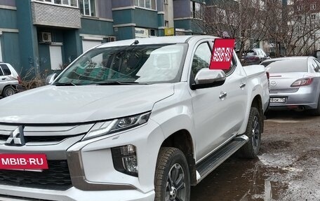 Mitsubishi L200 IV рестайлинг, 2021 год, 3 300 000 рублей, 2 фотография