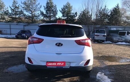 Hyundai i30 II рестайлинг, 2016 год, 900 000 рублей, 4 фотография