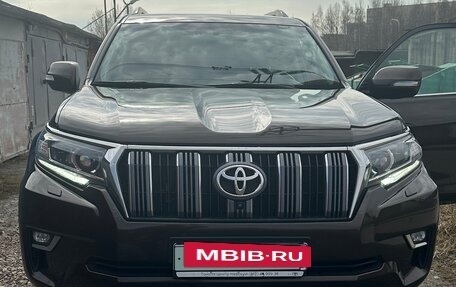 Toyota Land Cruiser Prado 150 рестайлинг 2, 2018 год, 4 850 000 рублей, 2 фотография
