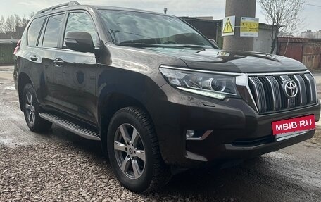 Toyota Land Cruiser Prado 150 рестайлинг 2, 2018 год, 4 850 000 рублей, 5 фотография