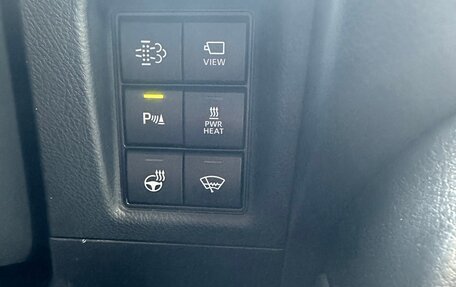 Toyota Land Cruiser Prado 150 рестайлинг 2, 2018 год, 4 850 000 рублей, 15 фотография