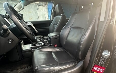 Toyota Land Cruiser Prado 150 рестайлинг 2, 2018 год, 4 850 000 рублей, 12 фотография