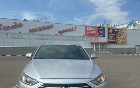 Hyundai Elantra VI рестайлинг, 2017 год, 1 800 000 рублей, 1 фотография