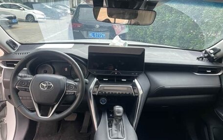 Toyota Venza, 2022 год, 3 580 400 рублей, 4 фотография