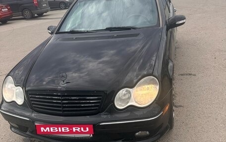 Mercedes-Benz C-Класс, 2004 год, 750 000 рублей, 4 фотография