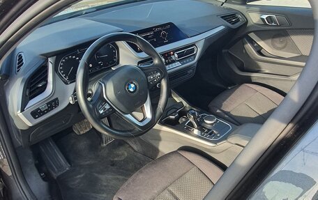 BMW 1 серия, 2020 год, 2 550 000 рублей, 5 фотография