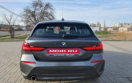 BMW 1 серия, 2020 год, 2 550 000 рублей, 3 фотография