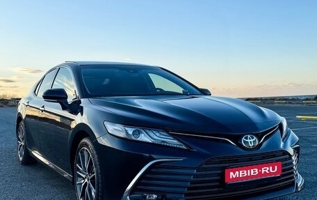 Toyota Camry, 2023 год, 4 050 000 рублей, 1 фотография