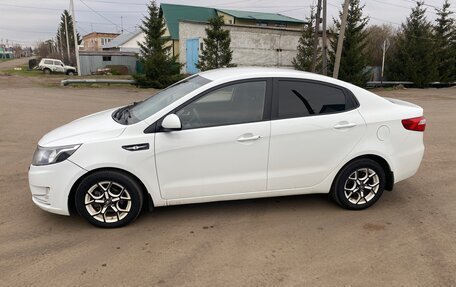 KIA Rio III рестайлинг, 2014 год, 860 000 рублей, 2 фотография