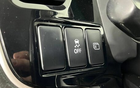 Mitsubishi Outlander III рестайлинг 3, 2017 год, 1 930 000 рублей, 21 фотография