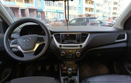 Hyundai Solaris II рестайлинг, 2017 год, 938 000 рублей, 6 фотография