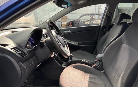 Hyundai Solaris II рестайлинг, 2011 год, 697 000 рублей, 17 фотография