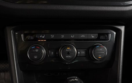 Volkswagen Tiguan II, 2017 год, 2 599 000 рублей, 14 фотография