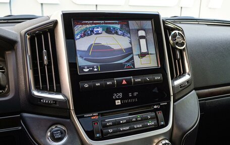 Toyota Land Cruiser 200, 2018 год, 7 595 000 рублей, 15 фотография