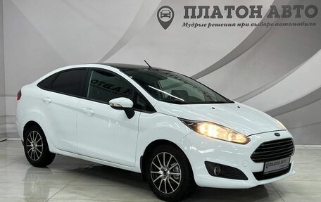 Ford Fiesta, 2015 год, 899 000 рублей, 4 фотография