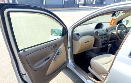 Toyota Platz, 2003 год, 429 000 рублей, 28 фотография