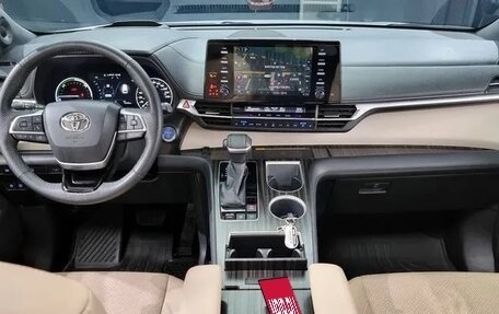 Toyota Sienna, 2022 год, 4 570 000 рублей, 3 фотография