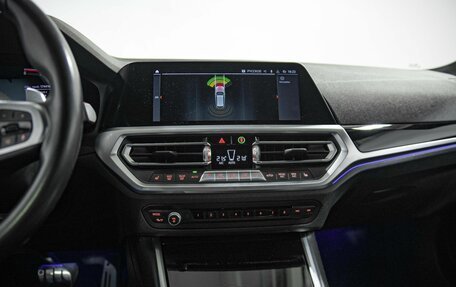 BMW 3 серия, 2019 год, 3 330 000 рублей, 11 фотография