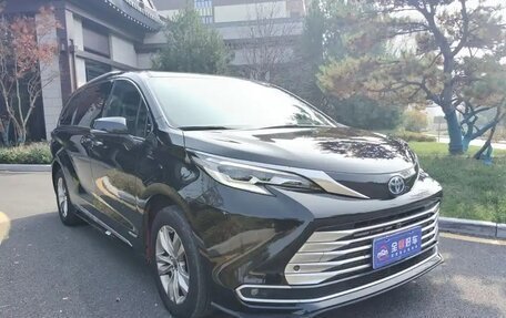 Toyota Sienna, 2022 год, 4 480 000 рублей, 3 фотография