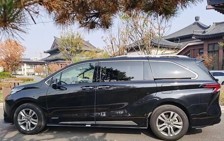 Toyota Sienna, 2022 год, 4 480 000 рублей, 4 фотография