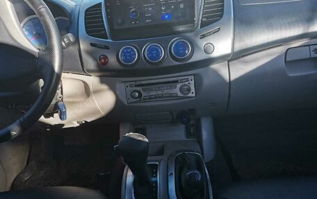 Mitsubishi L200 IV рестайлинг, 2007 год, 700 000 рублей, 8 фотография