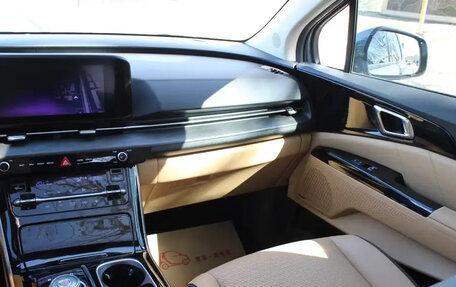 KIA Carnival, 2021 год, 3 150 000 рублей, 18 фотография