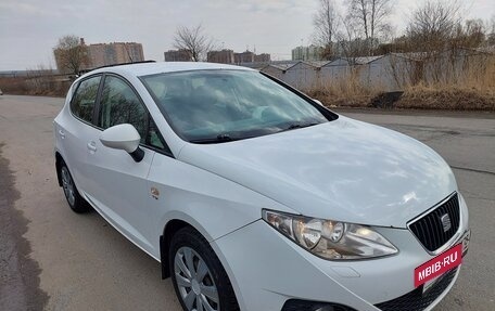 SEAT Ibiza IV рестайлинг 2, 2012 год, 600 000 рублей, 2 фотография