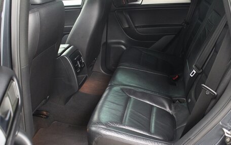 Volkswagen Touareg III, 2011 год, 1 790 000 рублей, 10 фотография