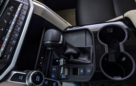 Toyota Land Cruiser, 2022 год, 10 100 000 рублей, 30 фотография