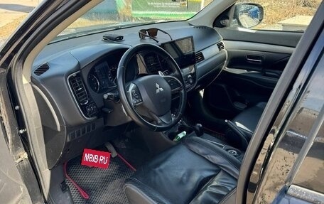 Mitsubishi Outlander III рестайлинг 3, 2012 год, 1 350 000 рублей, 7 фотография