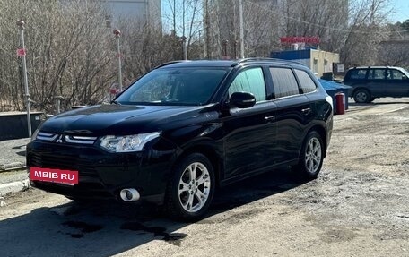 Mitsubishi Outlander III рестайлинг 3, 2012 год, 1 350 000 рублей, 3 фотография