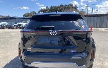 Toyota Yaris Cross, 2022 год, 1 550 000 рублей, 4 фотография