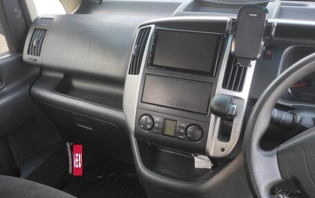 Nissan Serena III, 2009 год, 1 250 000 рублей, 15 фотография