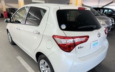 Toyota Vitz, 2019 год, 925 000 рублей, 4 фотография