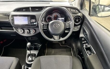 Toyota Vitz, 2019 год, 925 000 рублей, 7 фотография