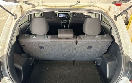 Toyota Vitz, 2019 год, 925 000 рублей, 12 фотография