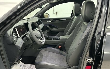 Volkswagen Tiguan, 2024 год, 4 599 000 рублей, 7 фотография