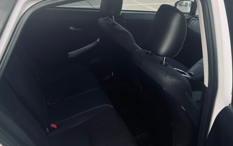Toyota Prius, 2012 год, 1 270 000 рублей, 10 фотография