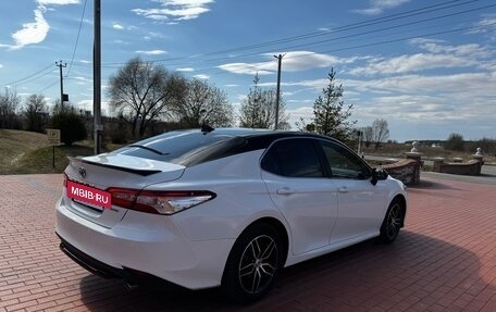 Toyota Camry, 2018 год, 2 750 000 рублей, 4 фотография