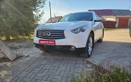 Infiniti QX70, 2015 год, 2 650 000 рублей, 1 фотография