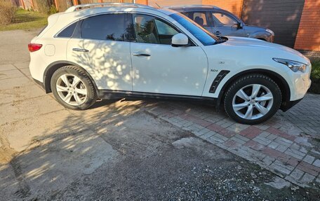 Infiniti QX70, 2015 год, 2 650 000 рублей, 14 фотография