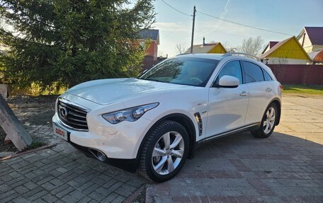 Infiniti QX70, 2015 год, 2 650 000 рублей, 13 фотография