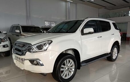Isuzu MU-X, 2021 год, 2 448 000 рублей, 1 фотография