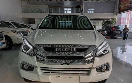 Isuzu MU-X, 2021 год, 2 448 000 рублей, 2 фотография