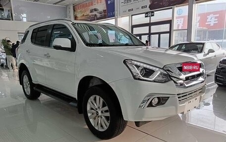 Isuzu MU-X, 2021 год, 2 448 000 рублей, 3 фотография