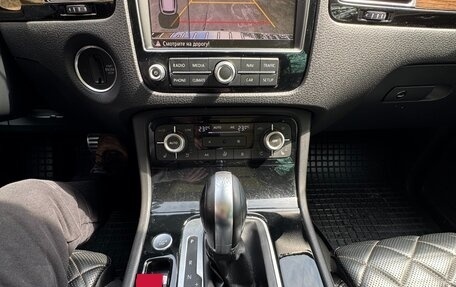 Volkswagen Touareg III, 2017 год, 3 250 000 рублей, 10 фотография