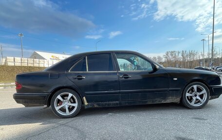 Mercedes-Benz E-Класс, 1995 год, 250 000 рублей, 4 фотография