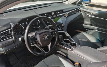 Toyota Camry, 2019 год, 2 900 000 рублей, 9 фотография