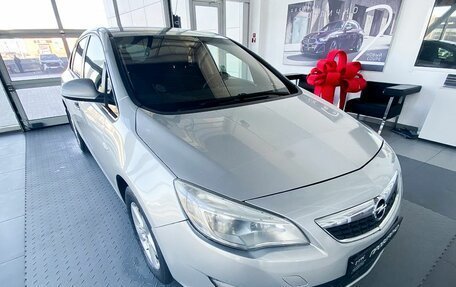 Opel Astra J, 2011 год, 595 000 рублей, 3 фотография