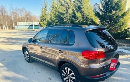 Volkswagen Tiguan I, 2015 год, 1 828 000 рублей, 3 фотография